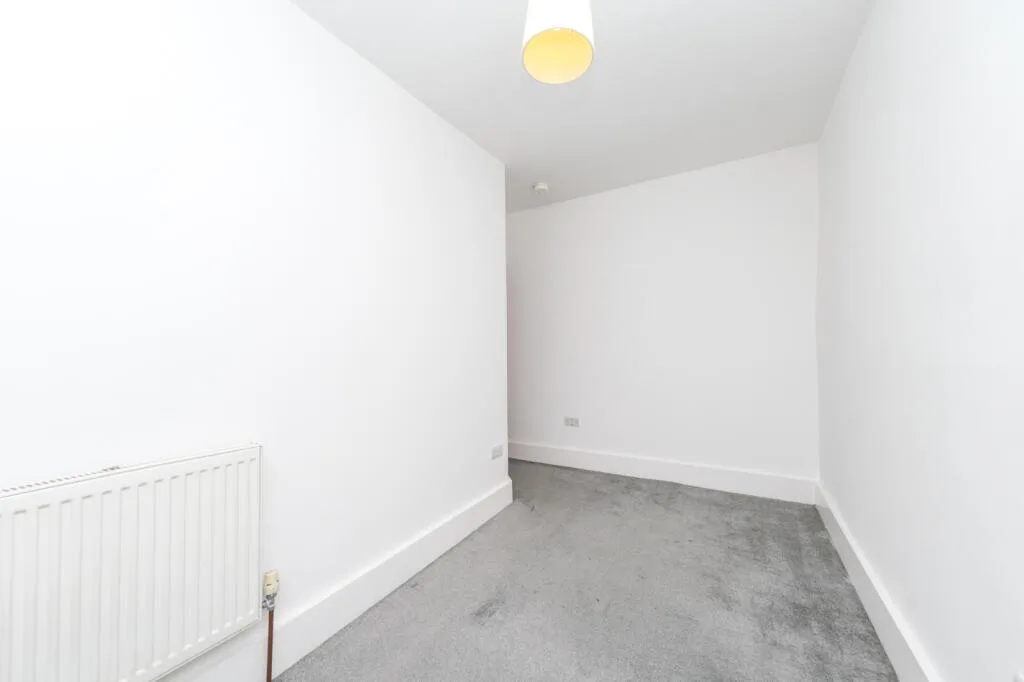 5 bedroom terraced house for rent