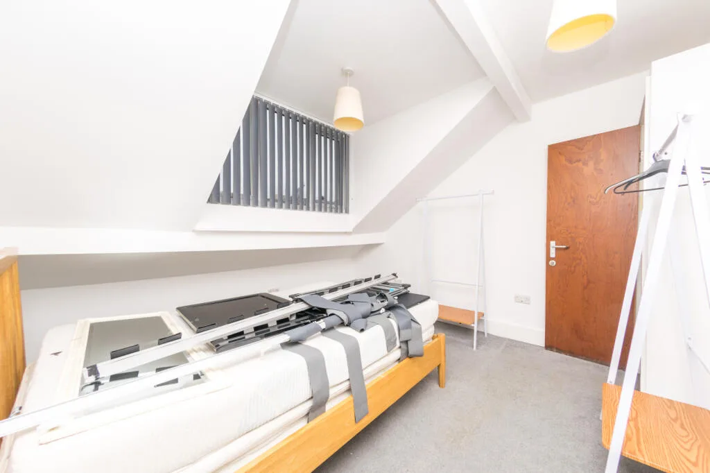 5 bedroom terraced house for rent