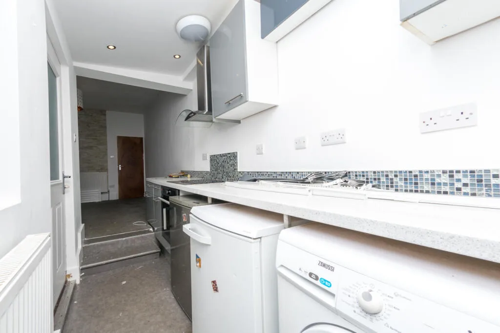 5 bedroom terraced house for rent