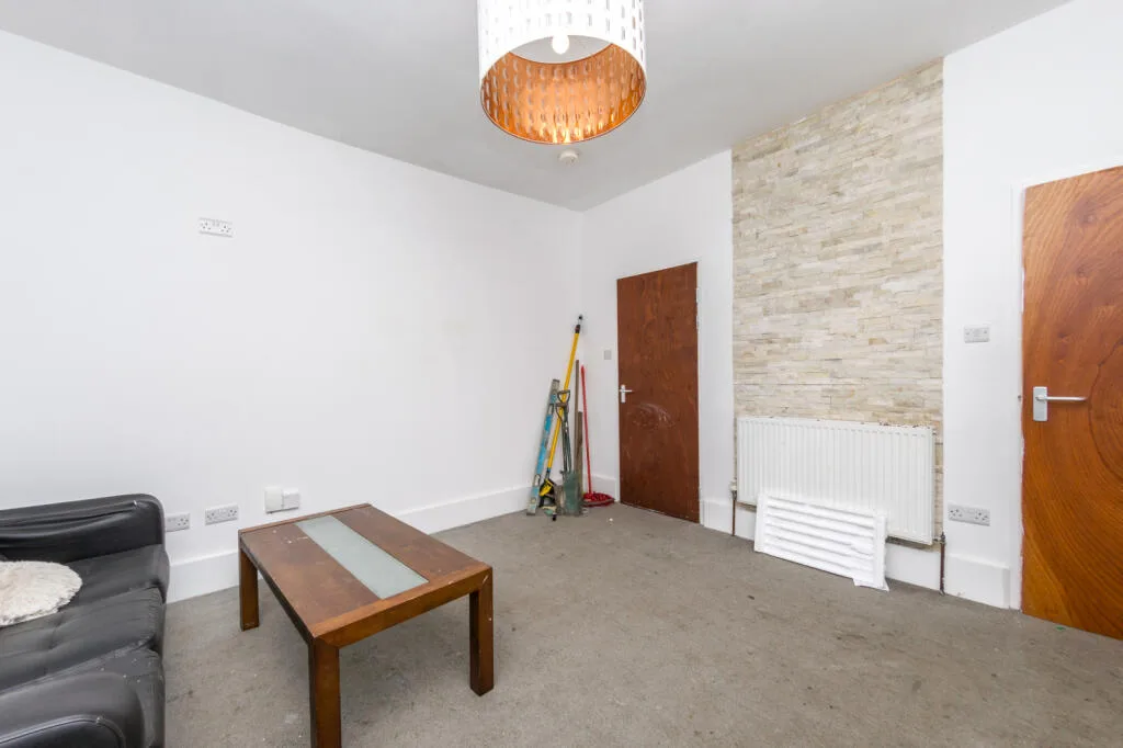 5 bedroom terraced house for rent