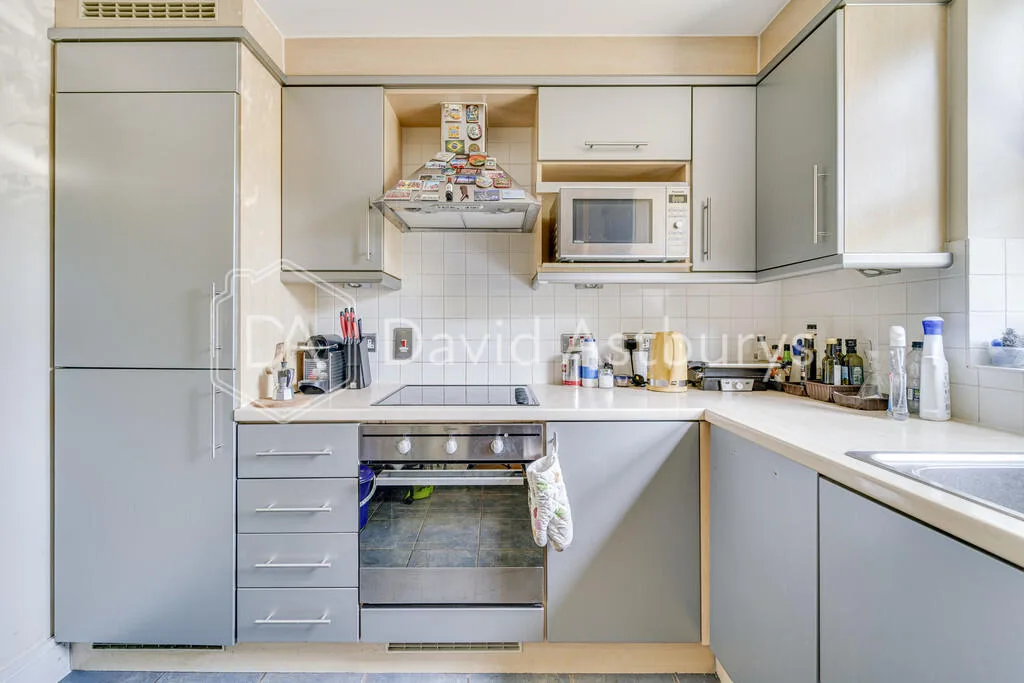 3 bedroom mews property for rent
