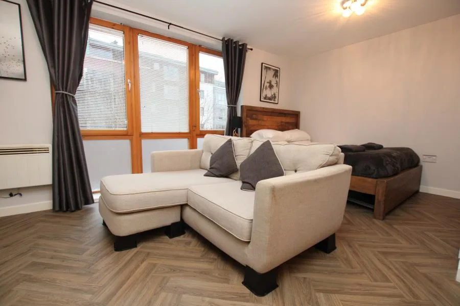 Studio flat for rent