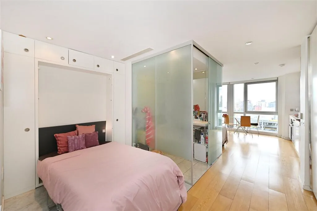 Studio flat for rent