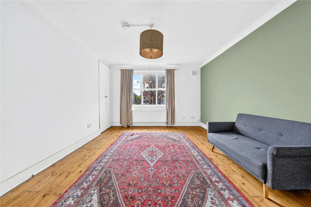 4 bedroom flat for rent