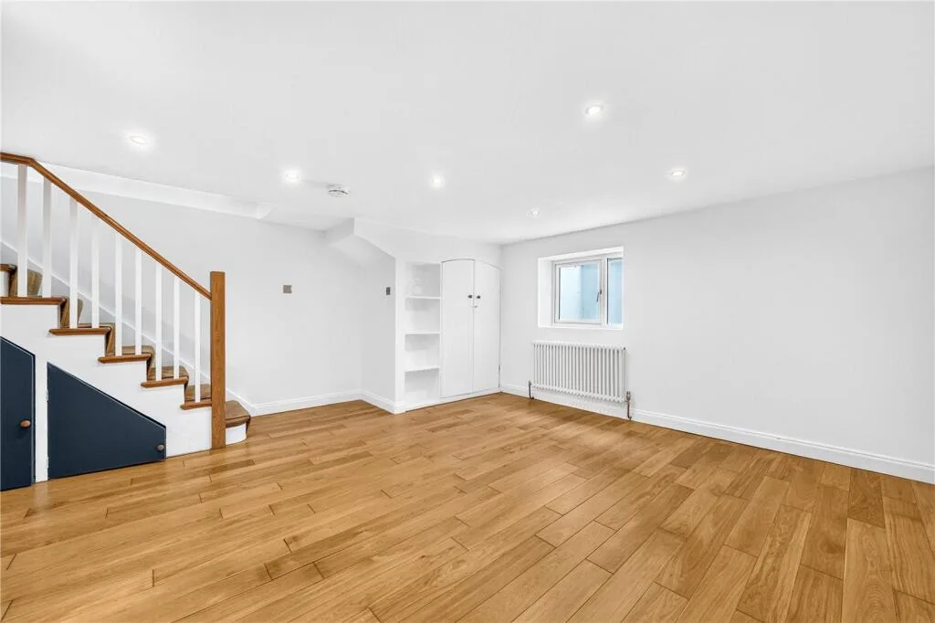 4 bedroom flat for rent