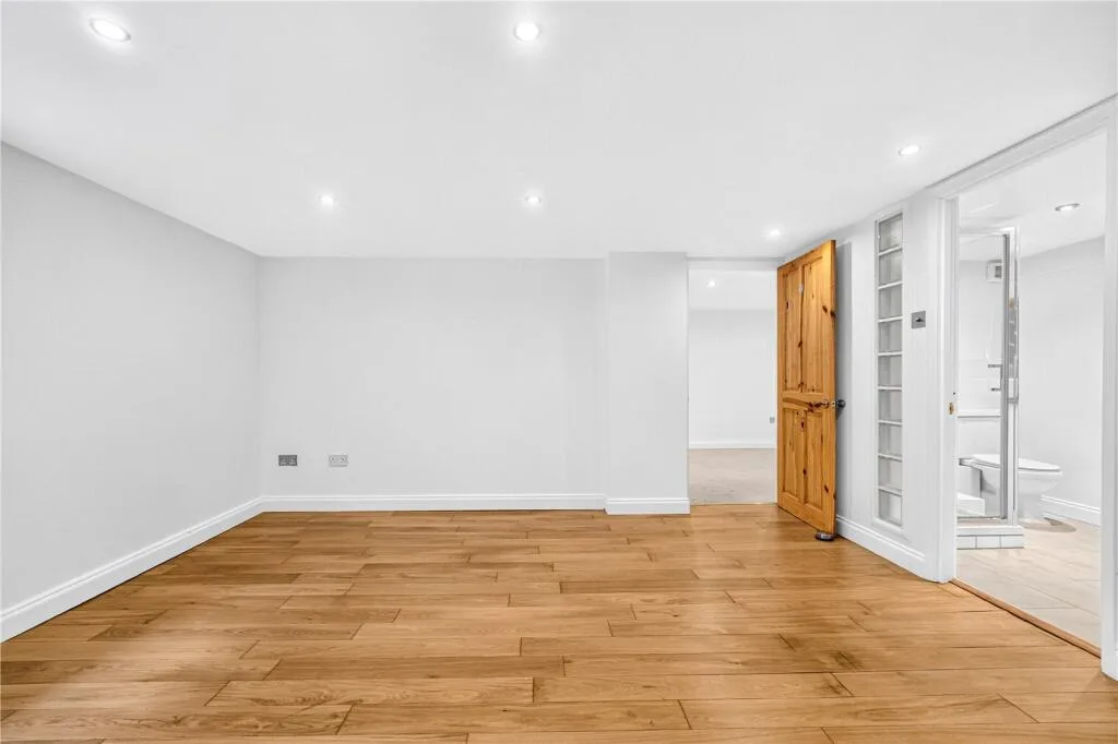 4 bedroom flat for rent