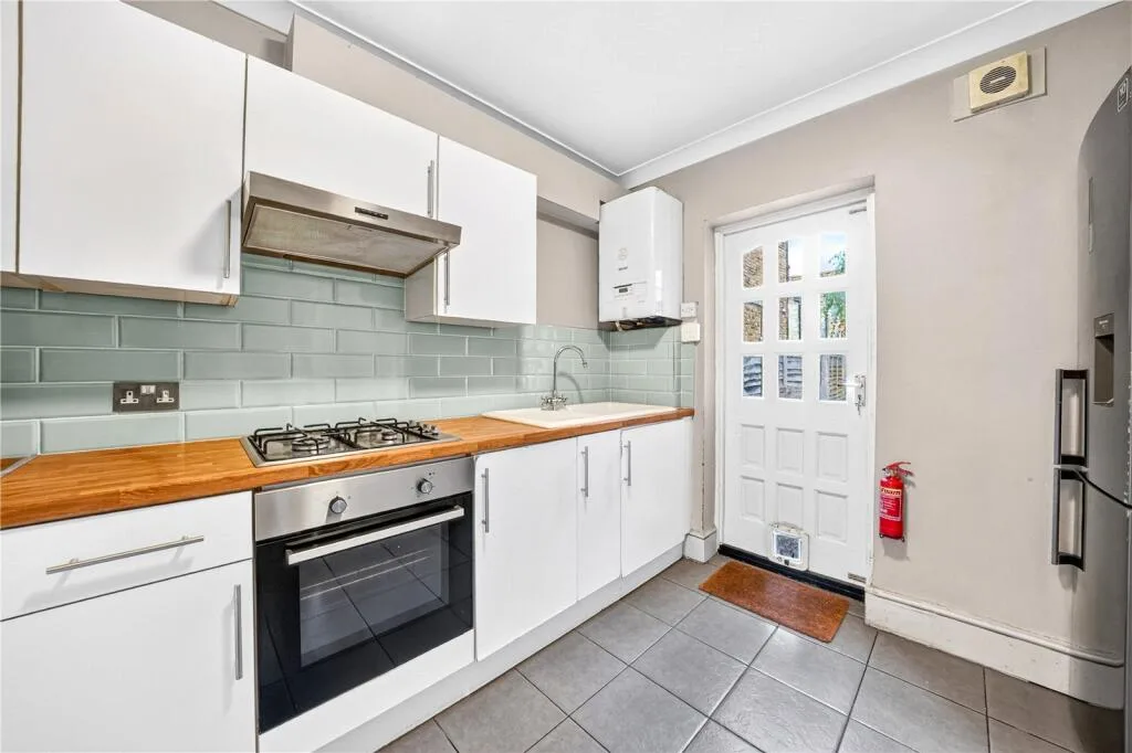 4 bedroom flat for rent