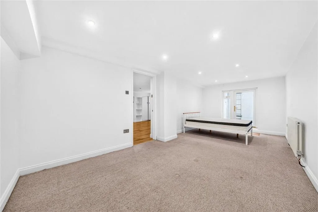 4 bedroom flat for rent