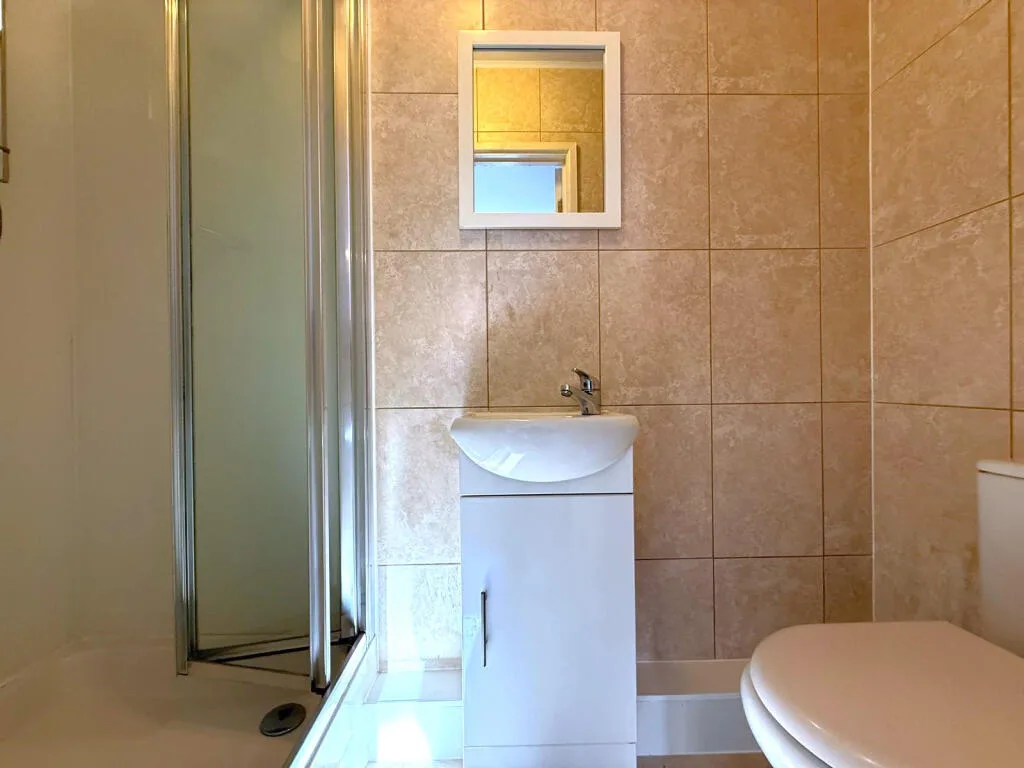 5 bedroom terraced house for rent