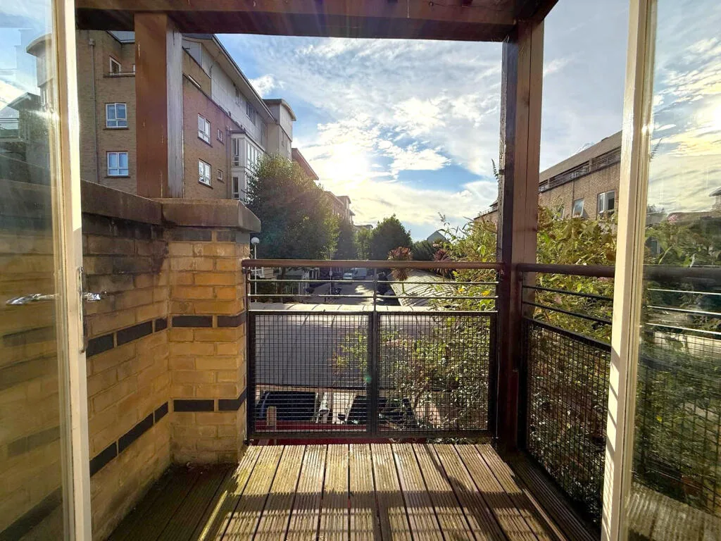 5 bedroom terraced house for rent