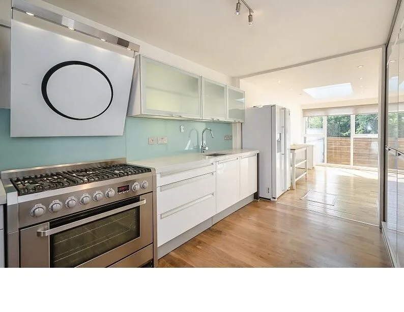 4 bedroom terraced house for rent