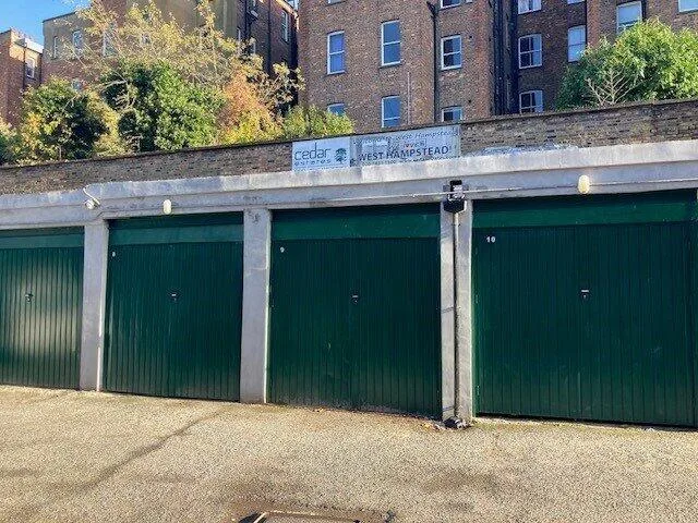 Garage for rent
