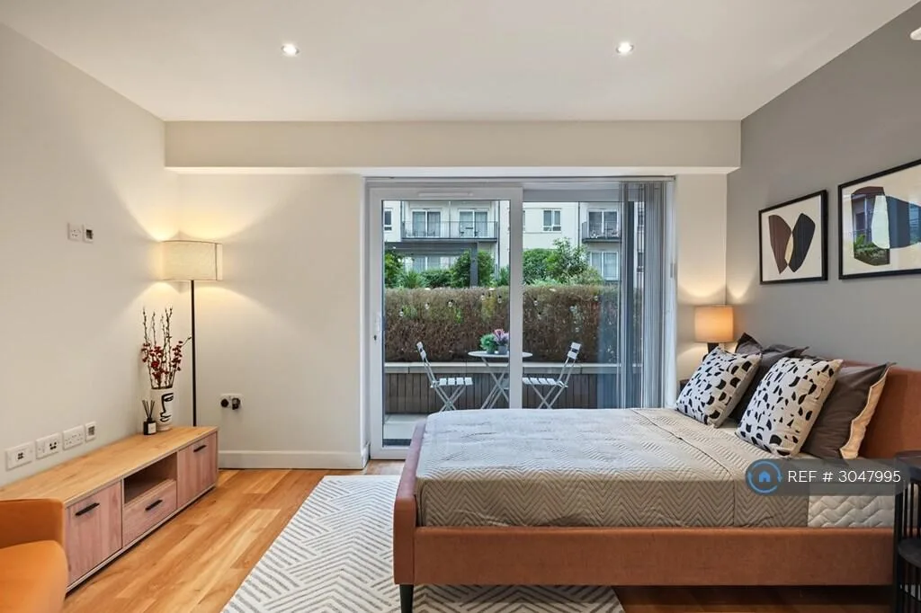 Studio flat for rent