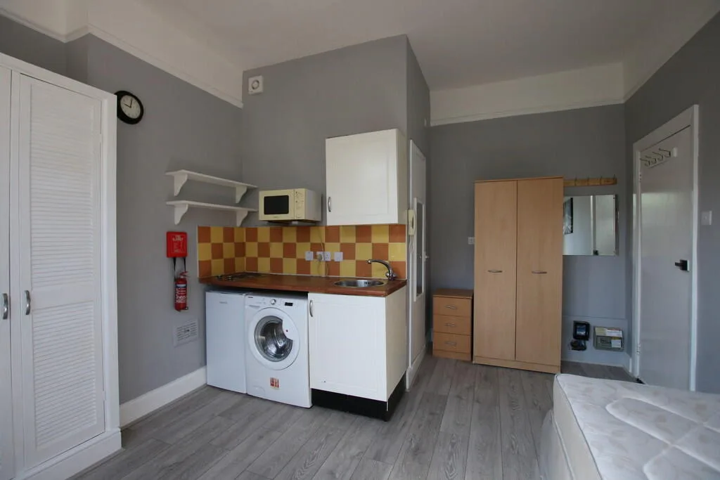 Studio flat for rent