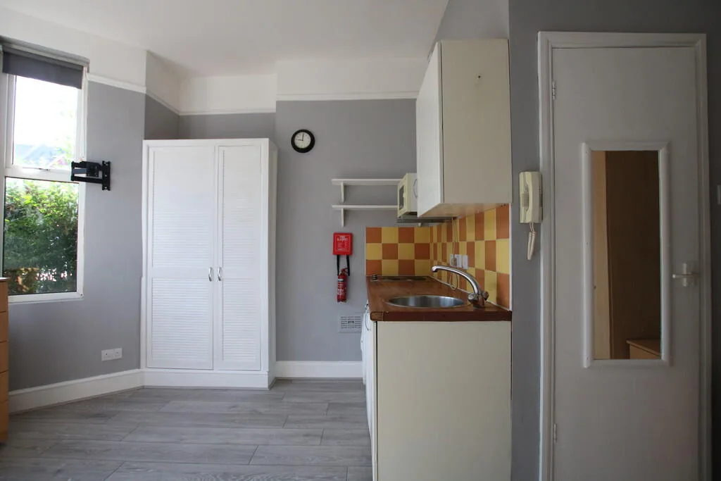 Studio flat for rent