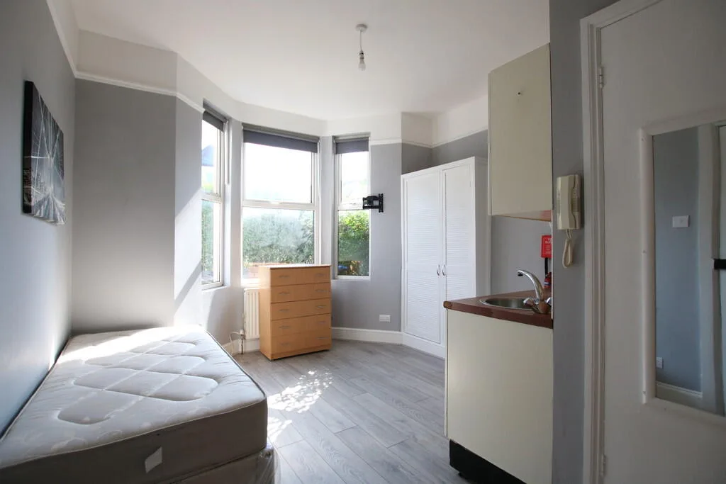 Studio flat for rent
