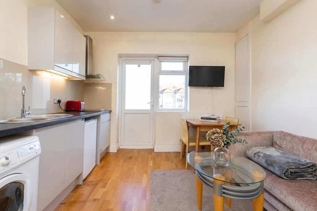 Studio flat for rent