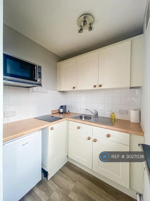Studio flat for rent