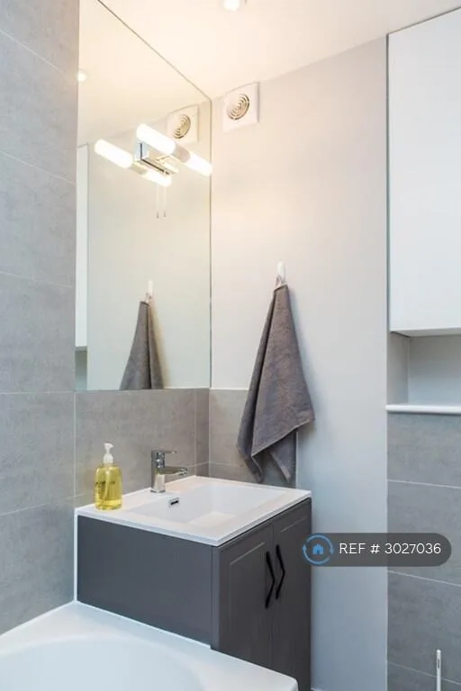Studio flat for rent