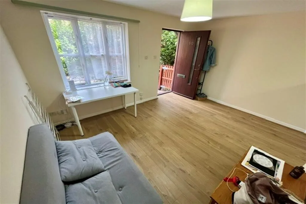 1 bedroom ground floor maisonette for rent