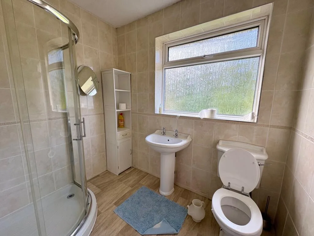 3 bedroom semi-detached house for rent
