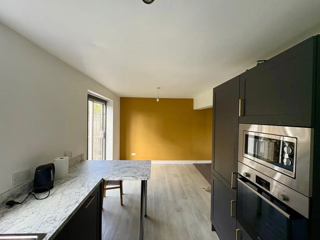3 bedroom semi-detached house for rent