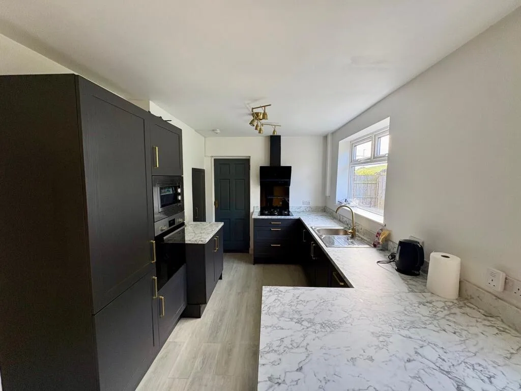 3 bedroom semi-detached house for rent