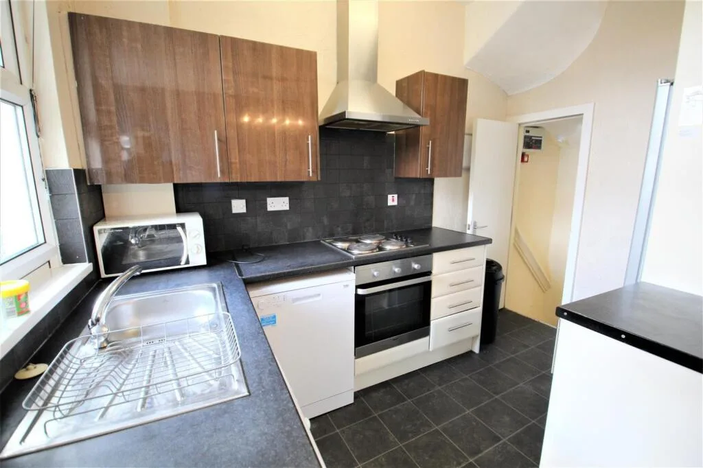 4 bedroom terraced house for rent