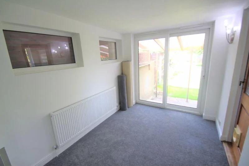 3 bedroom semi-detached house for rent