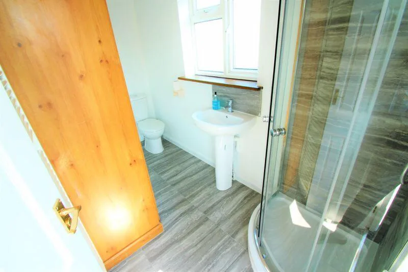 3 bedroom semi-detached house for rent