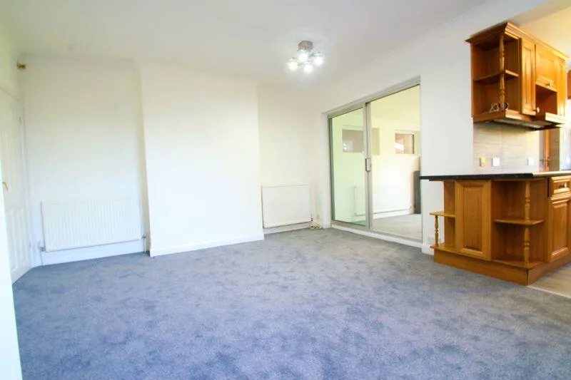 3 bedroom semi-detached house for rent