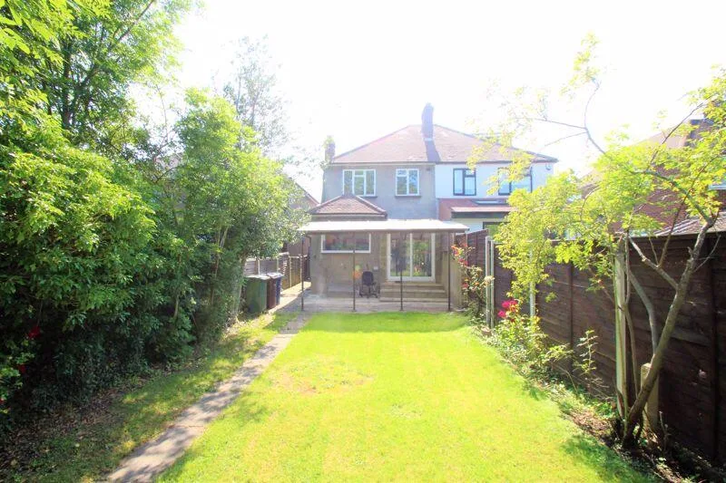 3 bedroom semi-detached house for rent