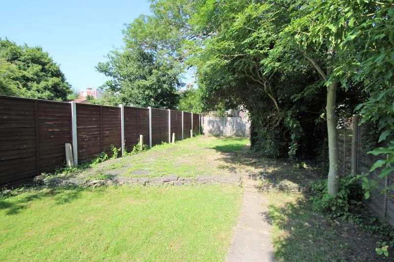 3 bedroom semi-detached house for rent