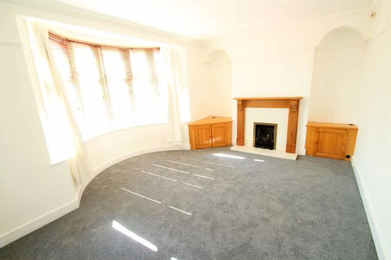 3 bedroom semi-detached house for rent