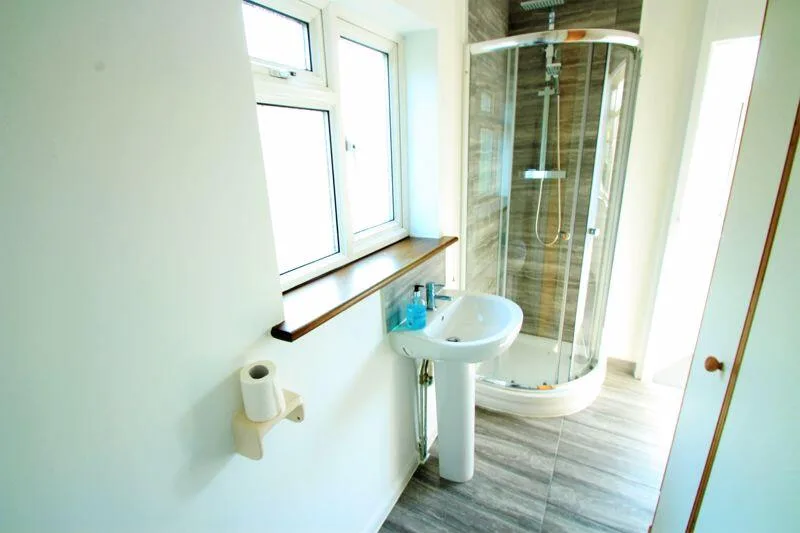 3 bedroom semi-detached house for rent