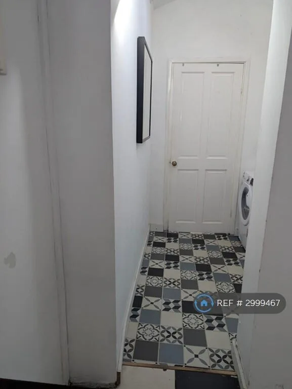 3 bedroom semi-detached house for rent