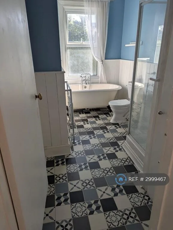 3 bedroom semi-detached house for rent