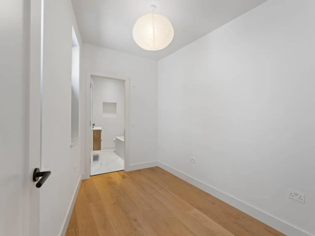 2 bedroom mews property for rent