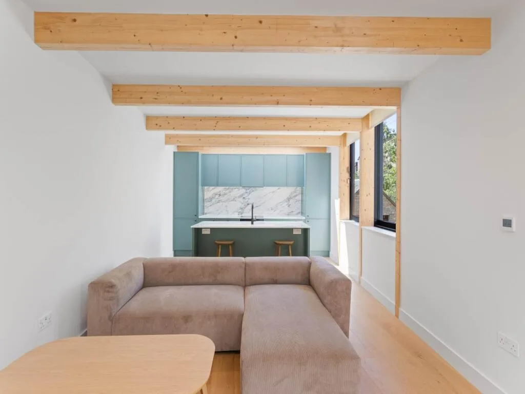 2 bedroom mews property for rent