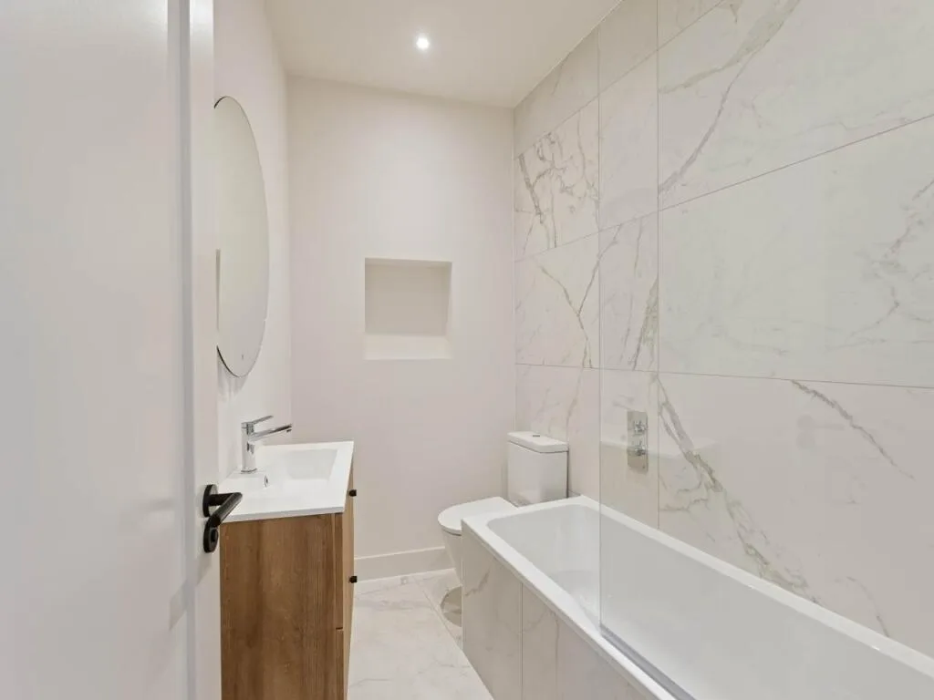 2 bedroom mews property for rent