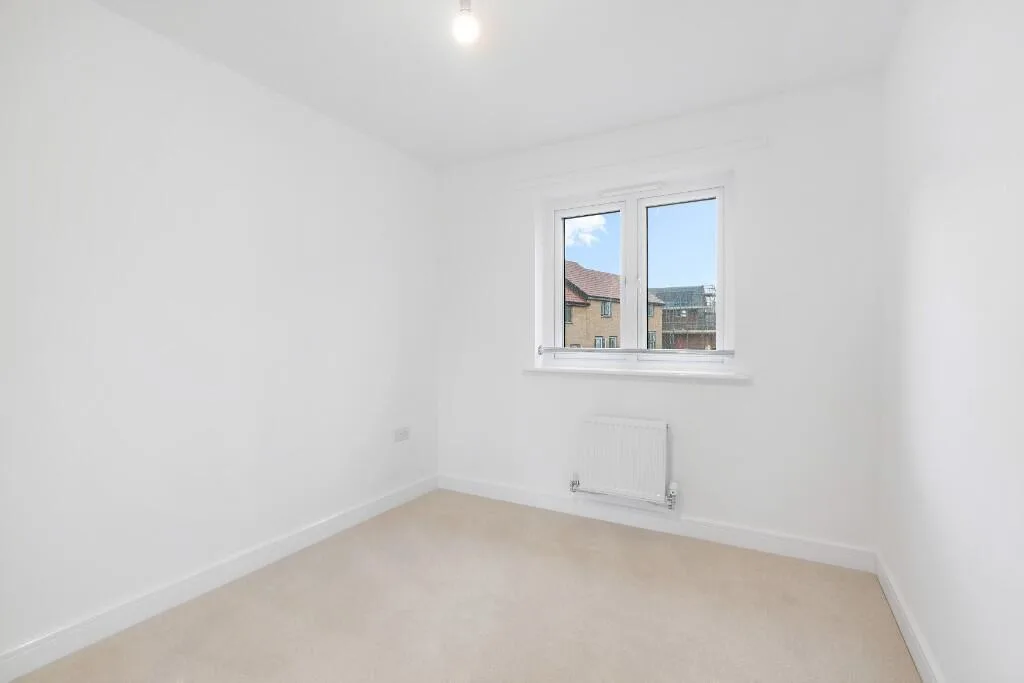 3 bedroom semi-detached house for rent