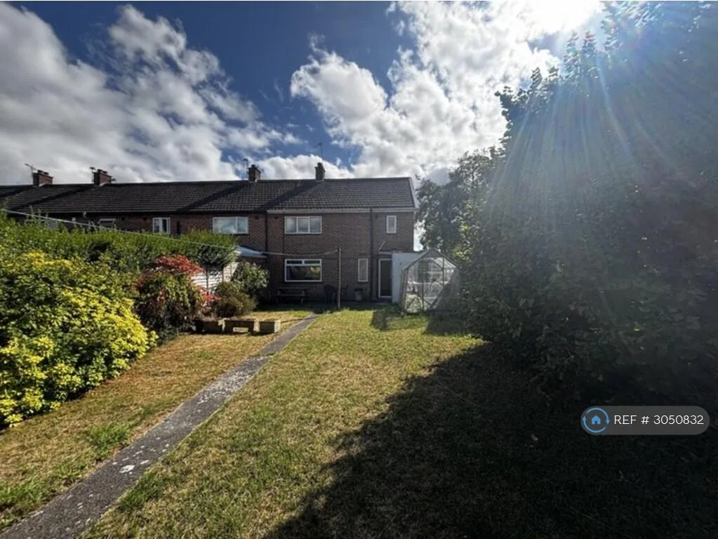 4 bedroom end of terrace house for rent