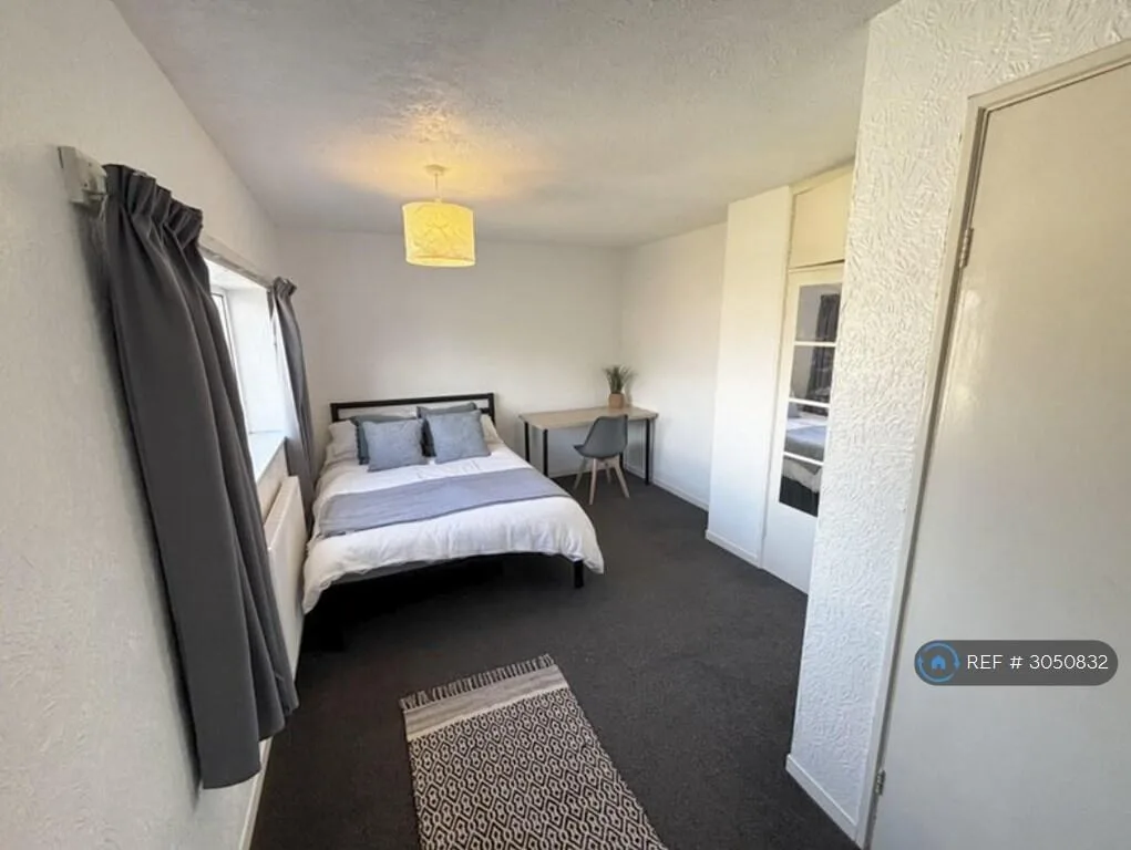 4 bedroom end of terrace house for rent