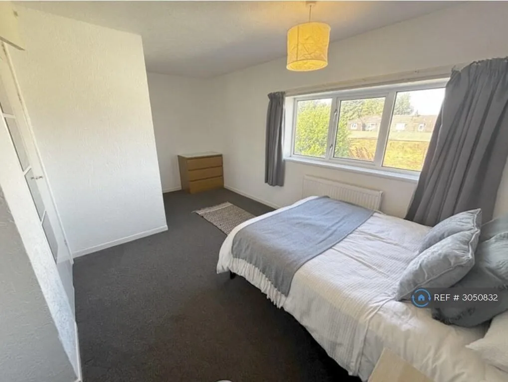 4 bedroom end of terrace house for rent