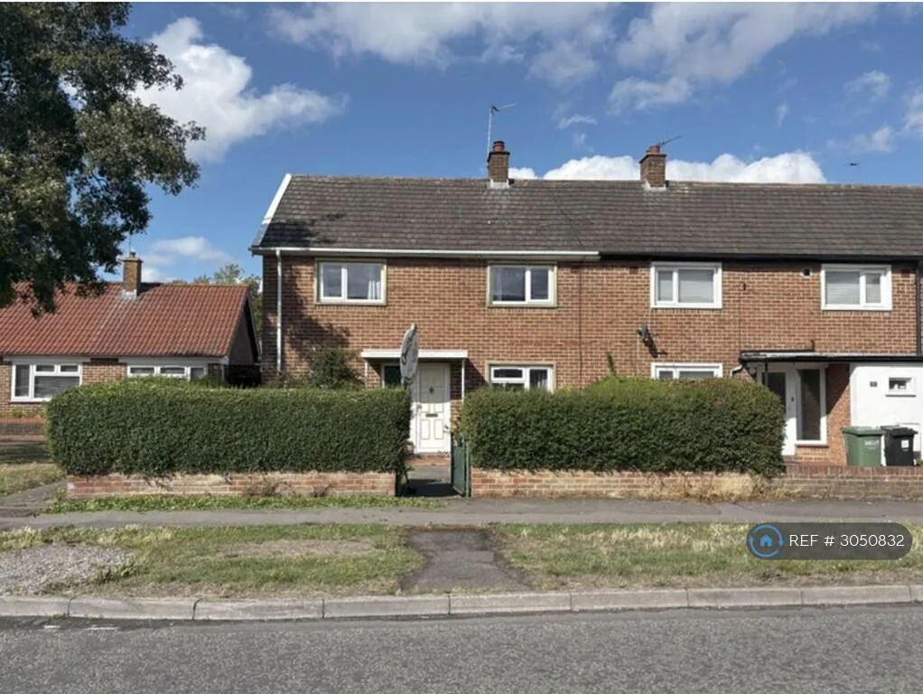 4 bedroom end of terrace house for rent