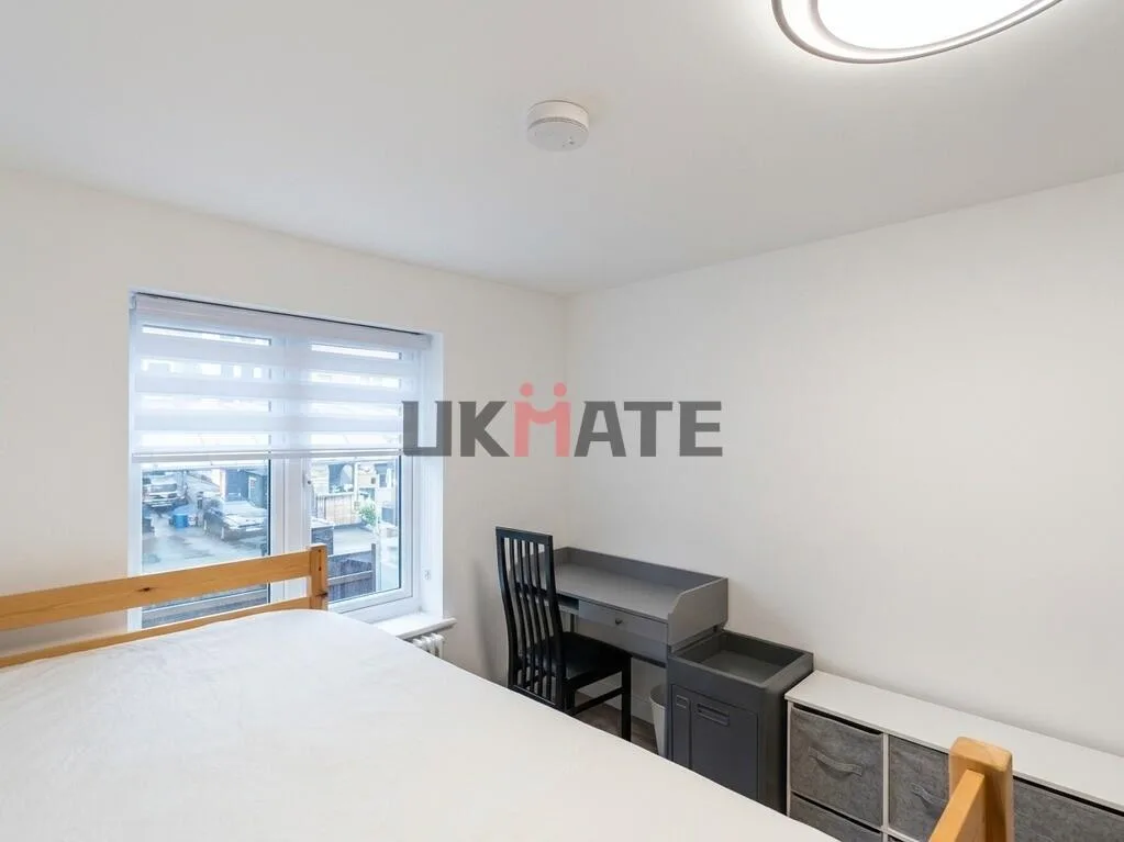 5 bedroom flat for rent