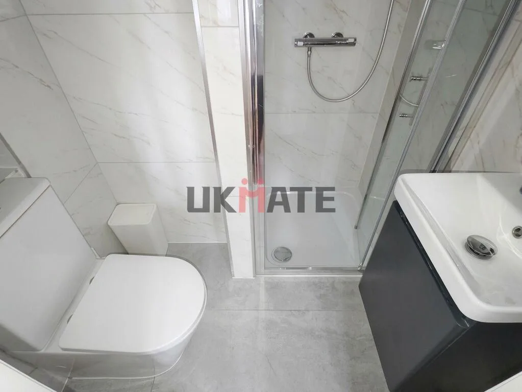 5 bedroom flat for rent