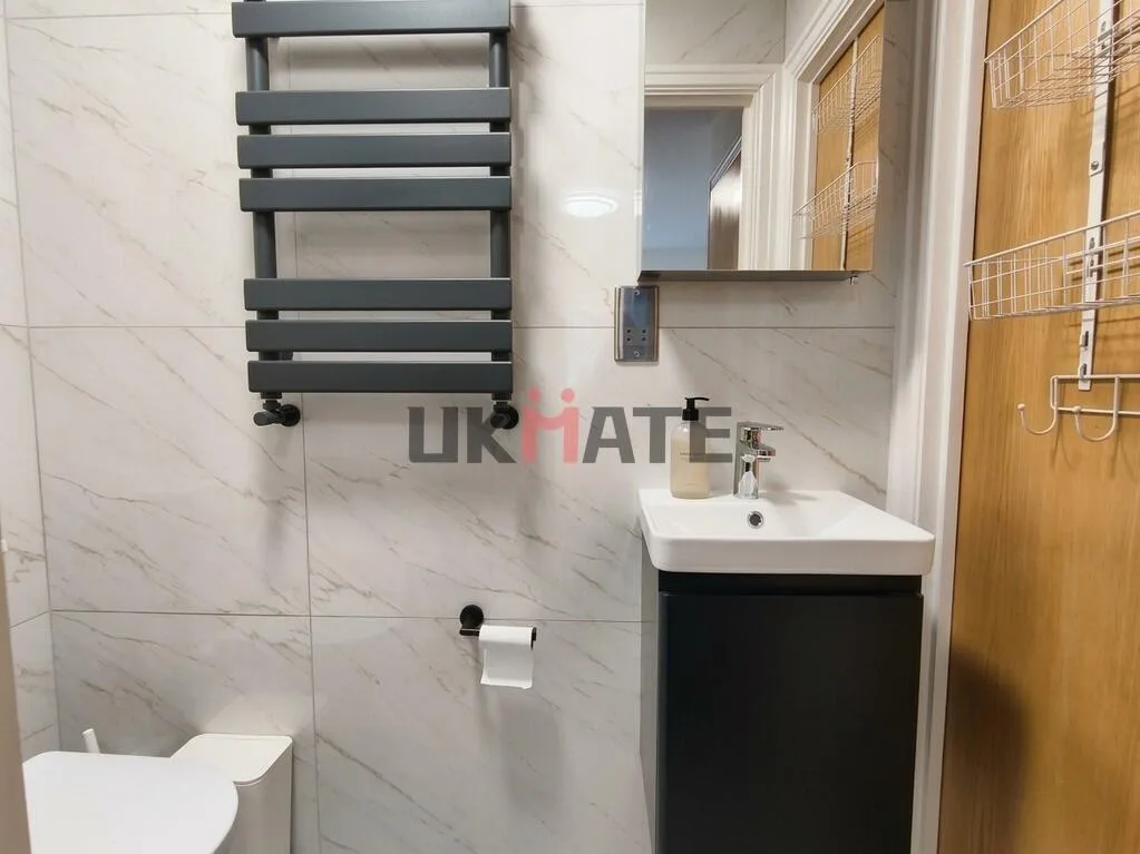 5 bedroom flat for rent