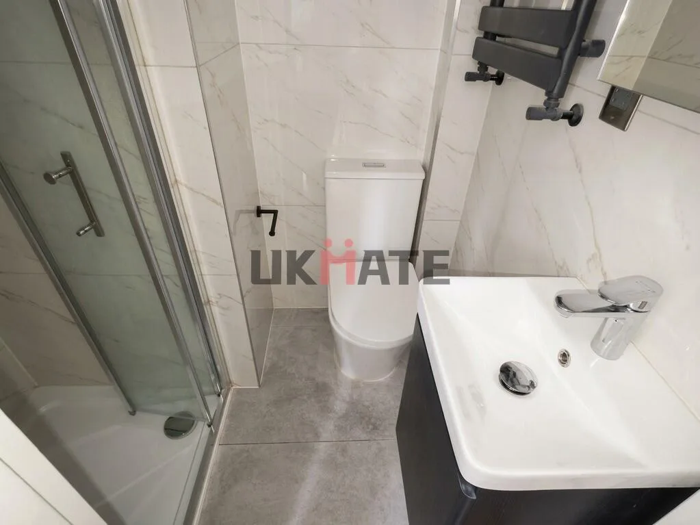 5 bedroom flat for rent