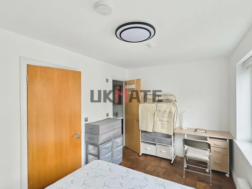5 bedroom flat for rent